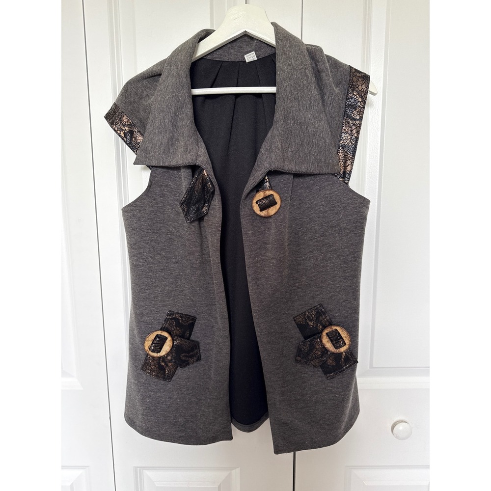 Vintage Gray Sleeveless Vest with Lace Trim and Wood Buckle Detail Size 50 XL